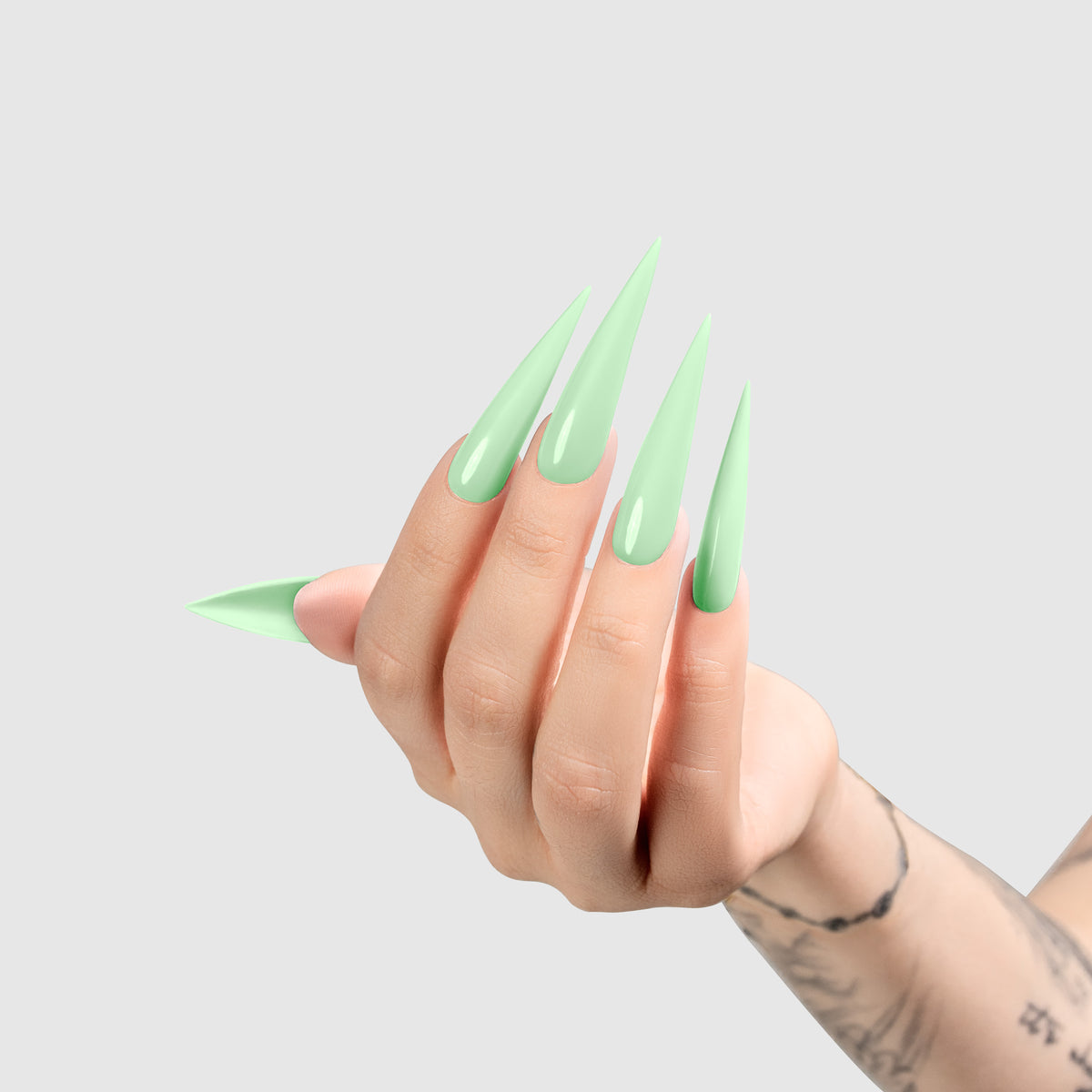 CHAUN LEGEND | GEL POLISH | 5134 – Spearmint Secrets - light-hand color swatch