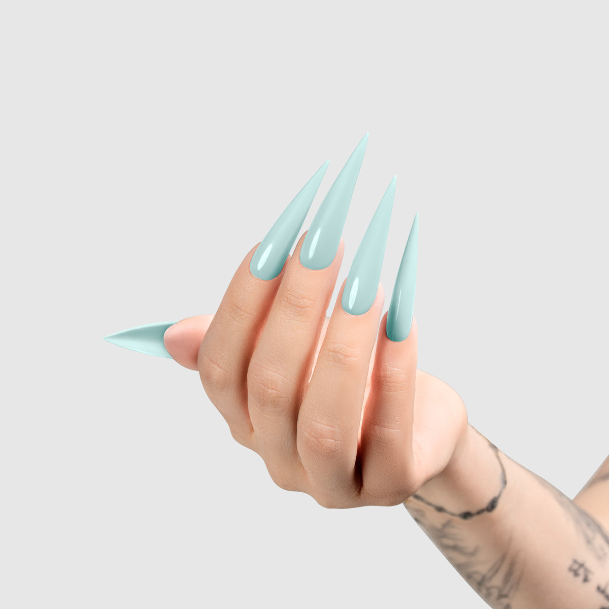 CHAUN LEGEND | GEL POLISH | 5138 – Clear Skies - light-hand color swatch