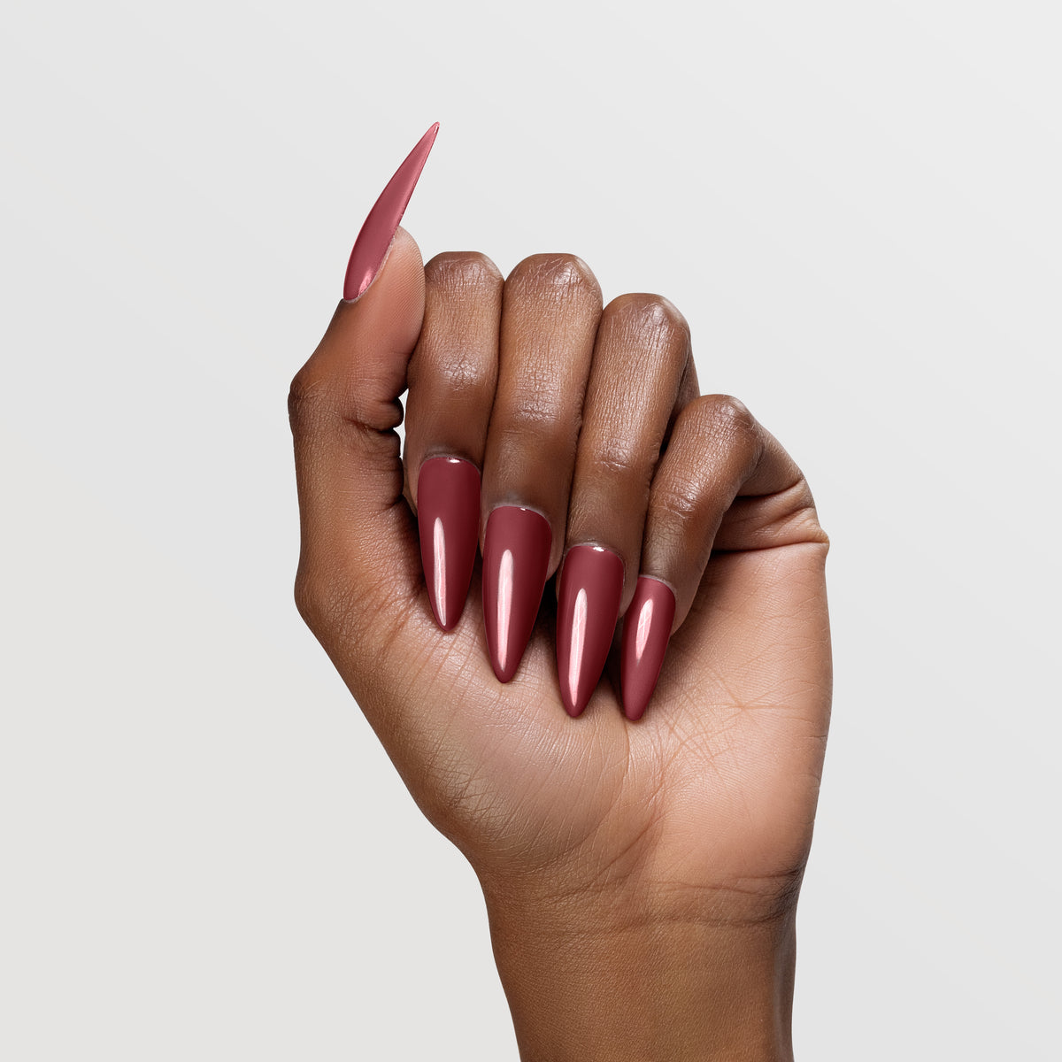 CHAUN LEGEND | GEL POLISH | 5217 – Read My Lips - dark-hand color swatch