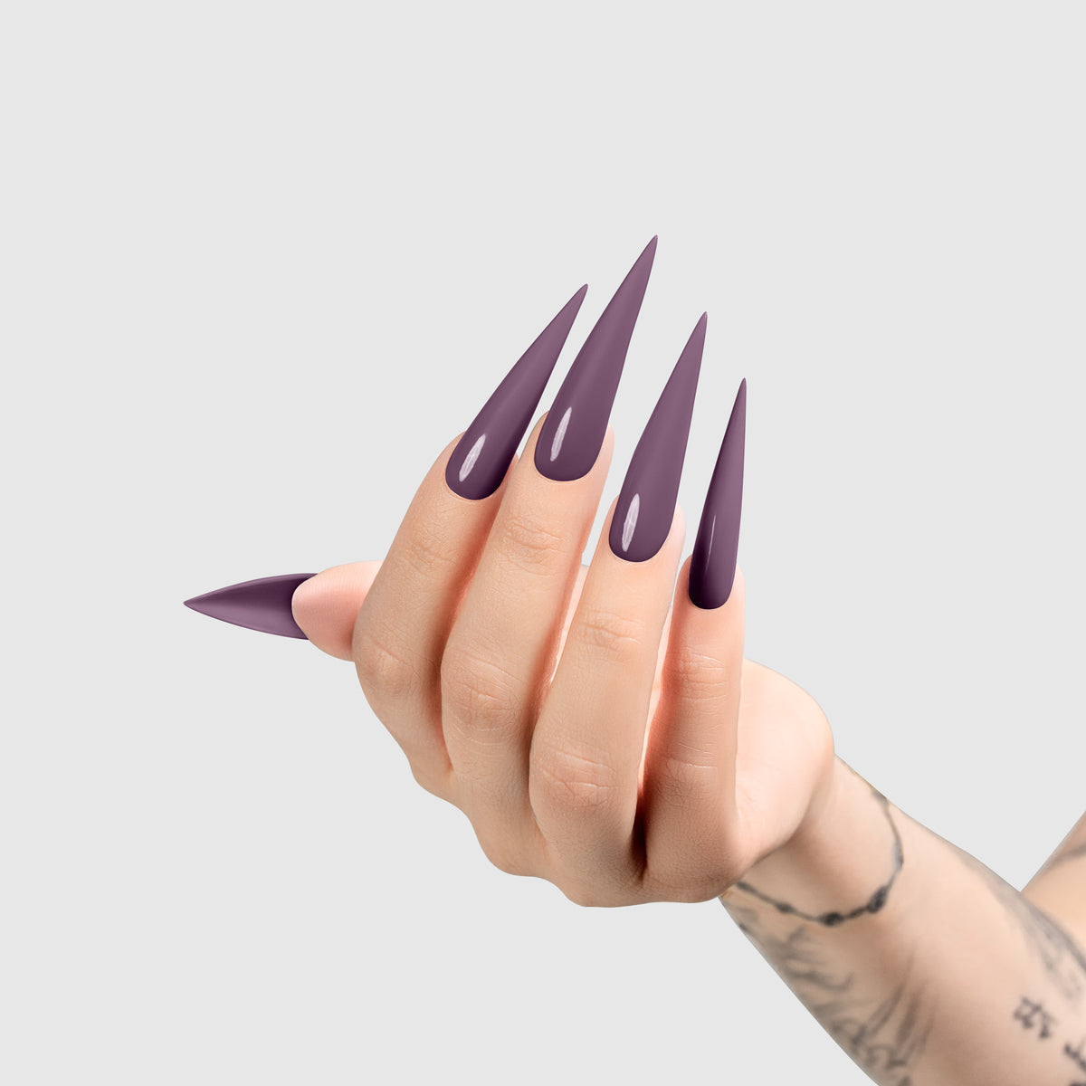 CHAUN LEGEND | GEL POLISH | 5225 – Violet Tendencies - light-hand color swatch