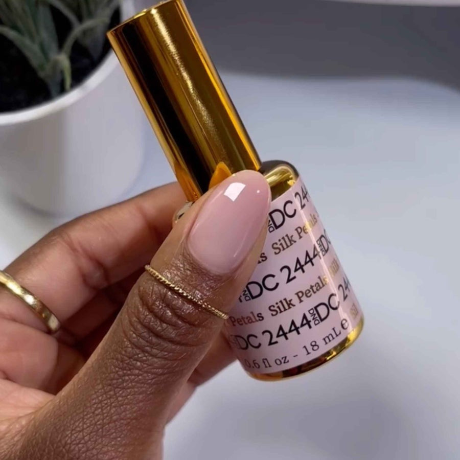 DND | DC 2444 SILK PETALS