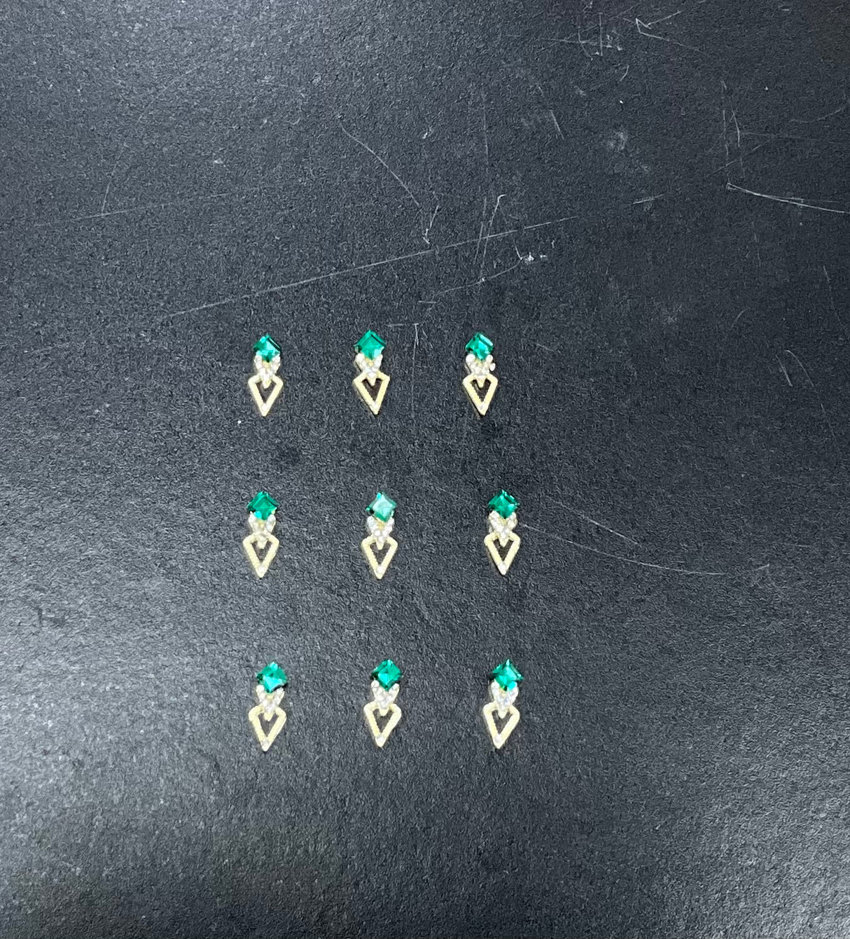 NEW V CHARM - BAG OF 10 PCS