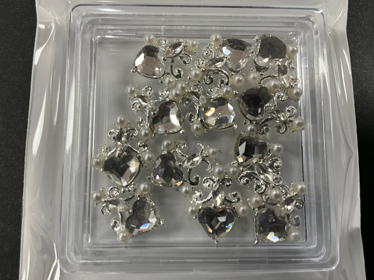 HEART PEARL NAIL CHARMS | 10pcs