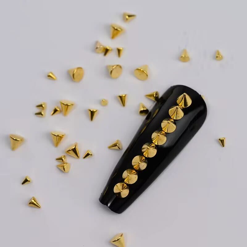 NAIL CHARM | RIVET CONE SPIKE - 6 GRID