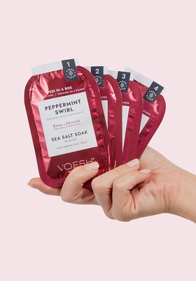 VOESH | PEDI IN A BOX | DELUXE - PEPPERMINT SWIRL