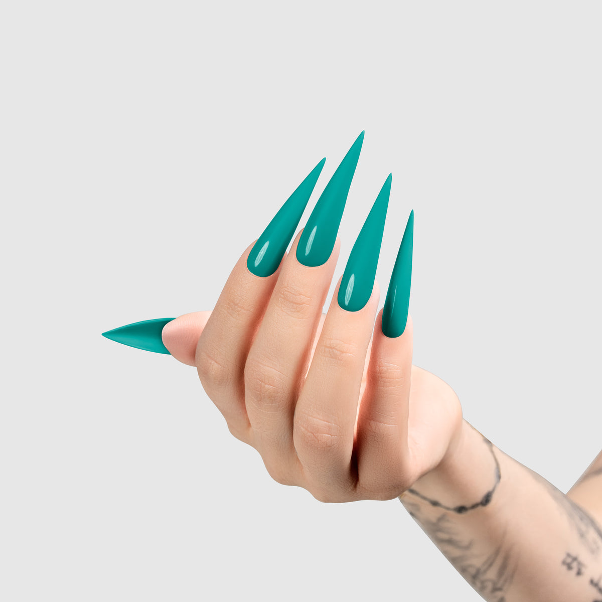 CHAUN LEGEND | GEL POLISH | 5176 – Teal Me You Love Me - light-hand color swatch