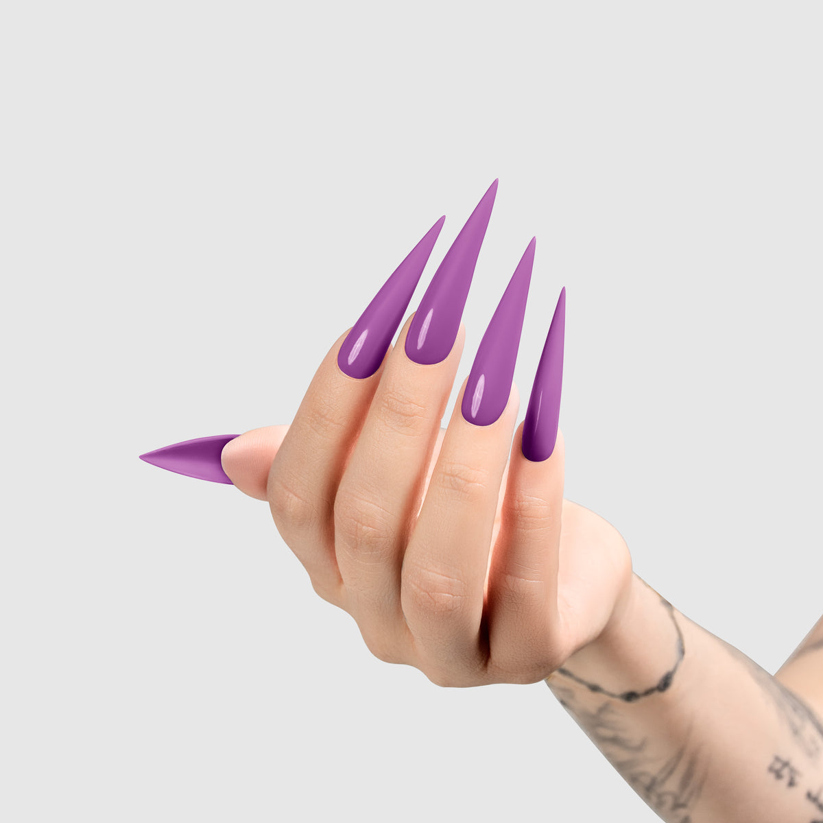 CHAUN LEGEND | GEL POLISH | 5187 – Poison Plum - light-hand color swatch