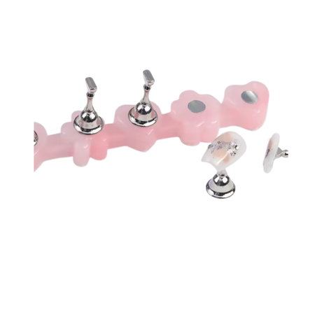NAIL PRACTICE | HEART MAGNET HOLDER