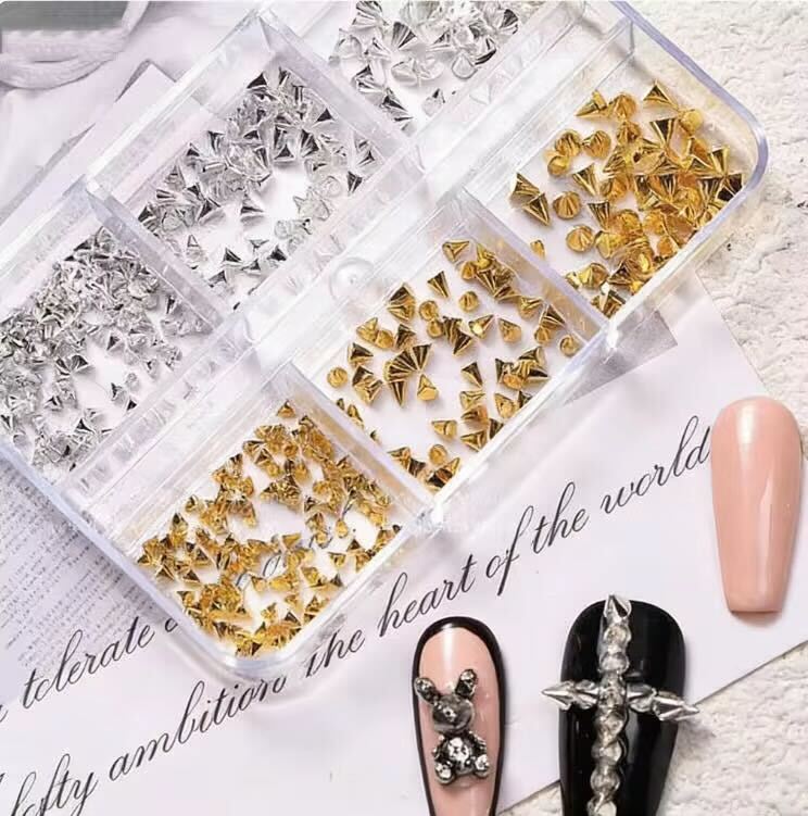 NAIL CHARM | RIVET CONE SPIKE - 6 GRID