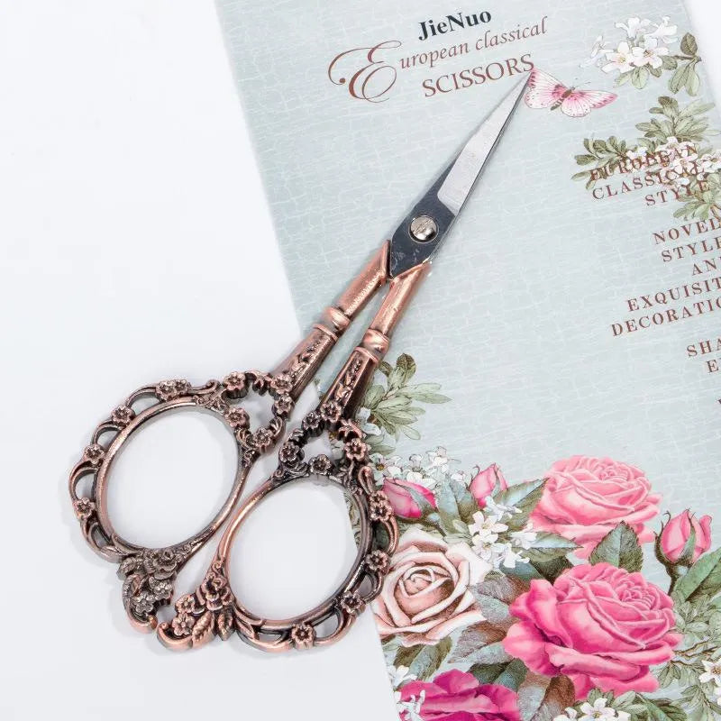 SCISSOR EMBOSSED | STAINLESS STEEL - 4.6"