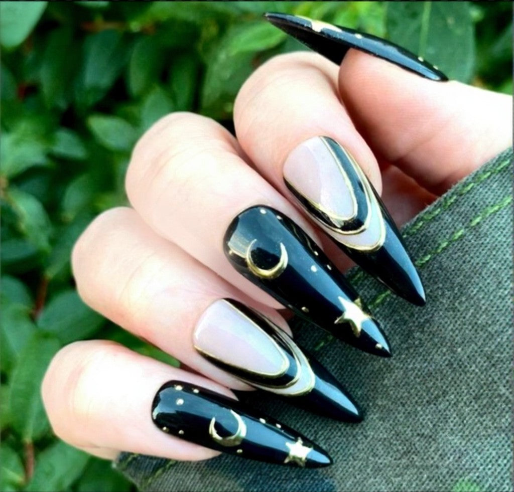 DND | SMALL - CLEAR STILETTO TIPS BOX (550 PCS)